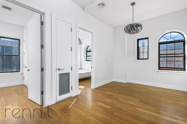 146 Wyckoff Ave, Apt 2R Image 1