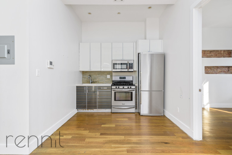 146 Wyckoff Ave, Apt 2R Image 2