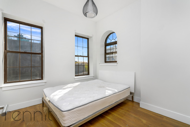 146 Wyckoff Ave, Apt 2R Image 5