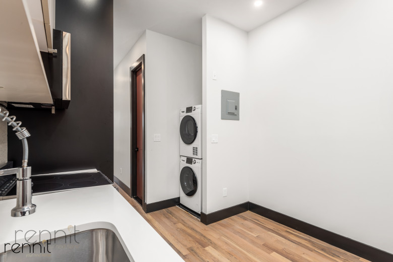 127 Thames St, Apt 4L Image 5