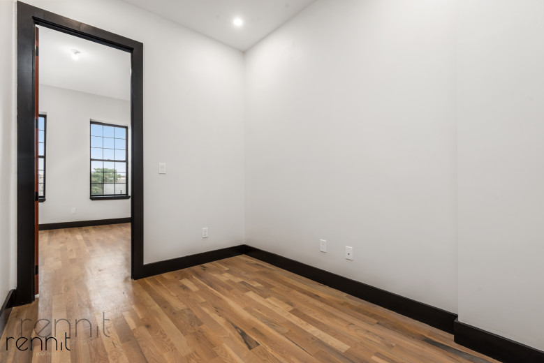 127 Thames St, Apt 4L Image 6