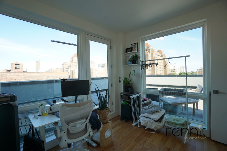 676 New York Ave, Apt 6B Image 12