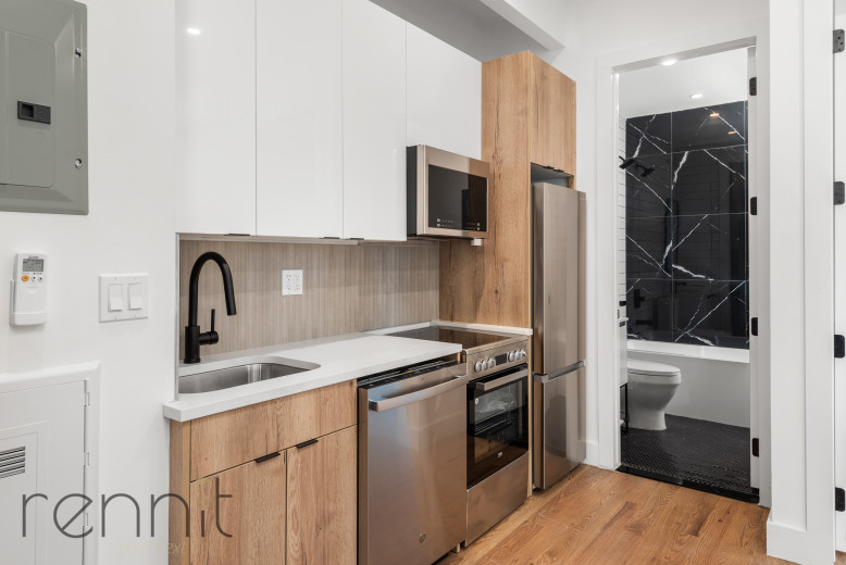 71-33 65 Pl, Apt 3B Image 3