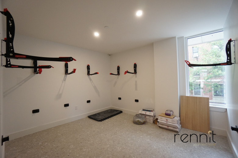 2404 Cortelyou Rd, Apt 305 Image 12