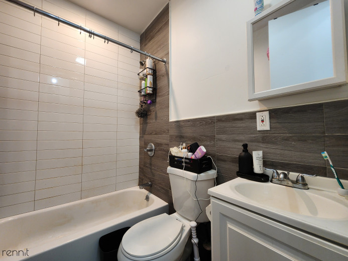 640 Kosciuszko St, Apt 3L Image 13
