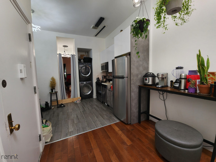 640 Kosciuszko St, Apt 3L Image 3