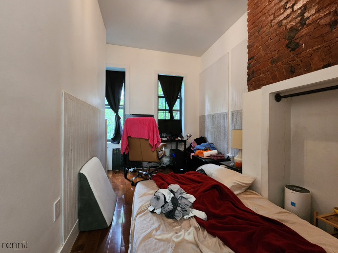 640 Kosciuszko St, Apt 3L Image 5
