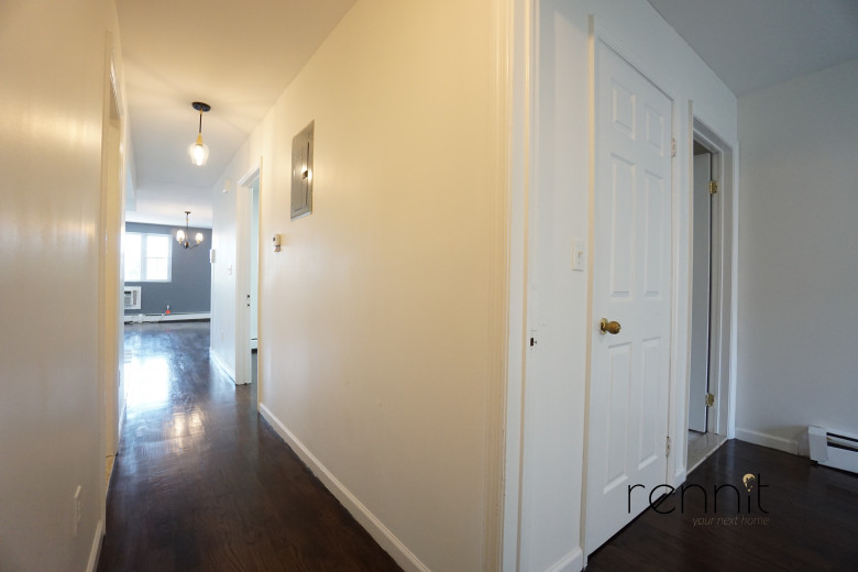 1305 Gates Ave, Apt 3 Image 3