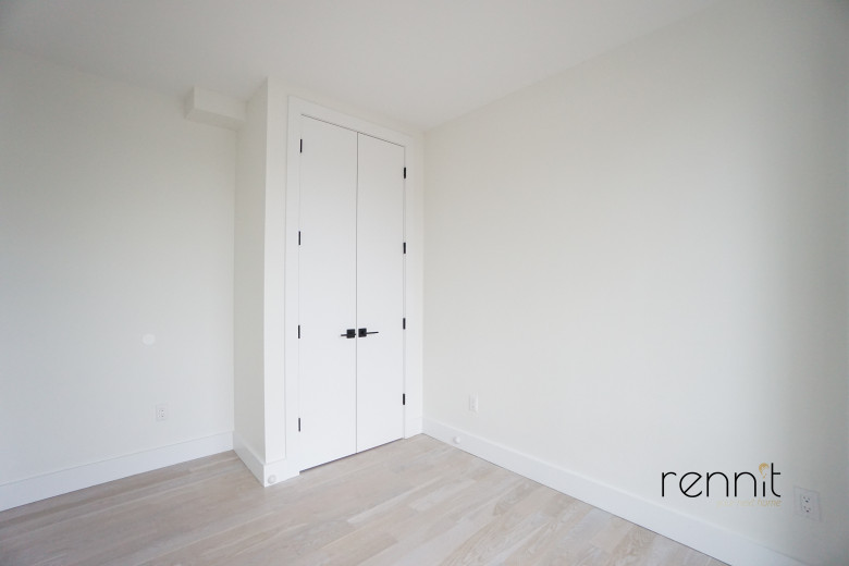 933 Rogers Ave, Apt 2B Image 8