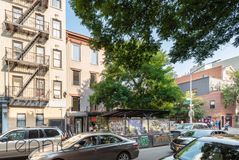 331 Bedford Ave, Apt 4 Image 16