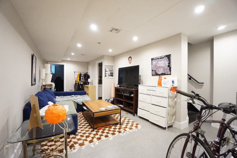700 Hancock St, Apt 1L Image 12