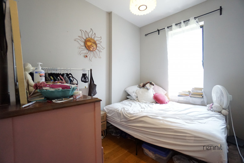 700 Hancock St, Apt 1L Image 8