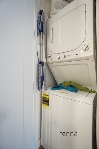 770 Lexington Ave, Apt 1B Image 11