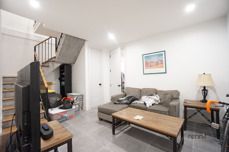 770 Lexington Ave, Apt 1B Image 13