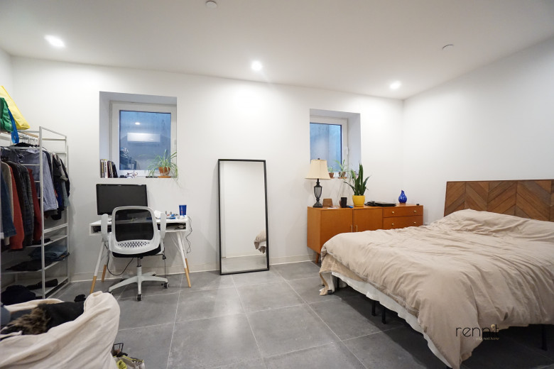 770 Lexington Ave, Apt 1B Image 15