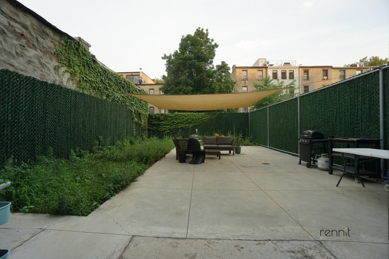 770 Lexington Ave, Apt 1B Image 4
