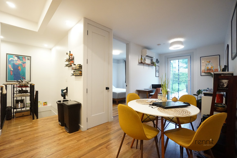 770 Lexington Ave, Apt 1B Image 5