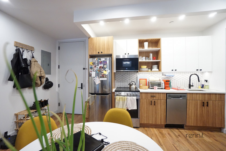 770 Lexington Ave, Apt 1B Image 6