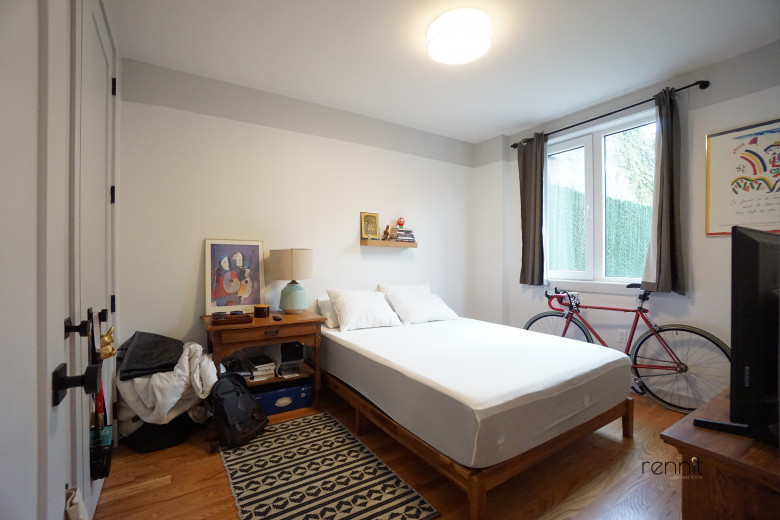 770 Lexington Ave, Apt 1B Image 8