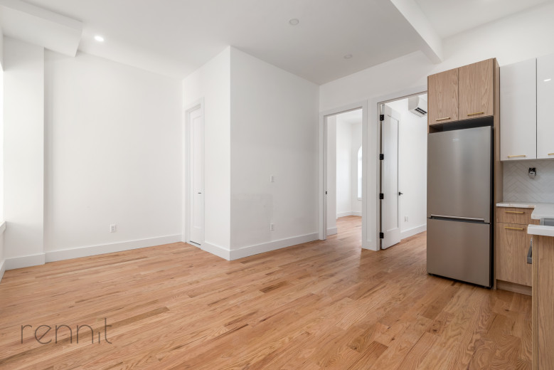 808 Putnam Ave, Apt 2F Image 2
