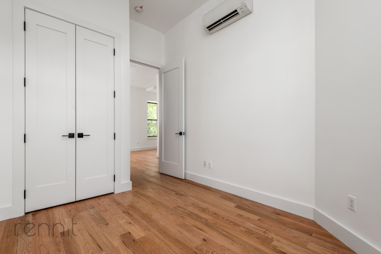 808 Putnam Ave, Apt 2F Image 9