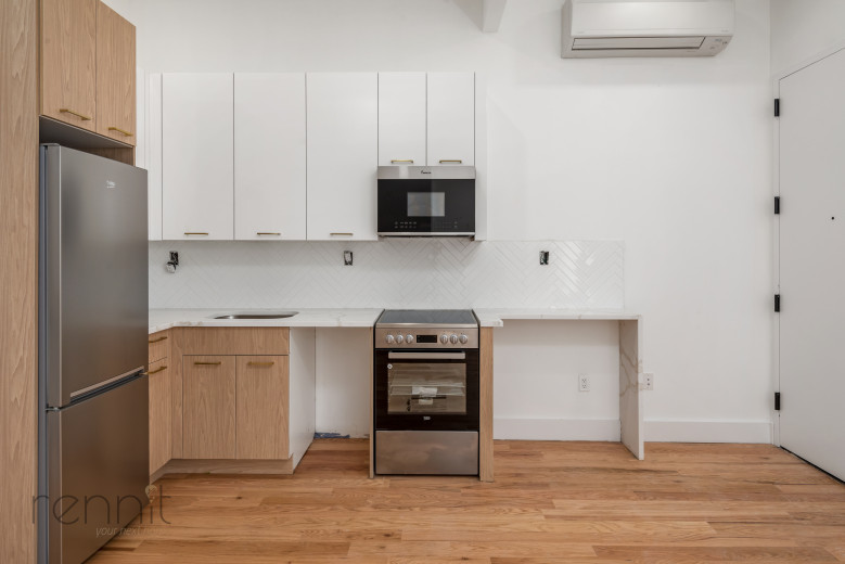 808 Putnam Ave, Apt 2F Image 4