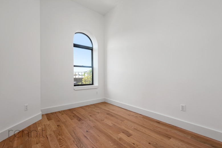 808 Putnam Ave, Apt 2F Image 8