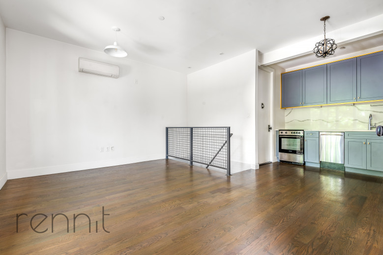 295 Montgomery St, Apt 1F Image 2