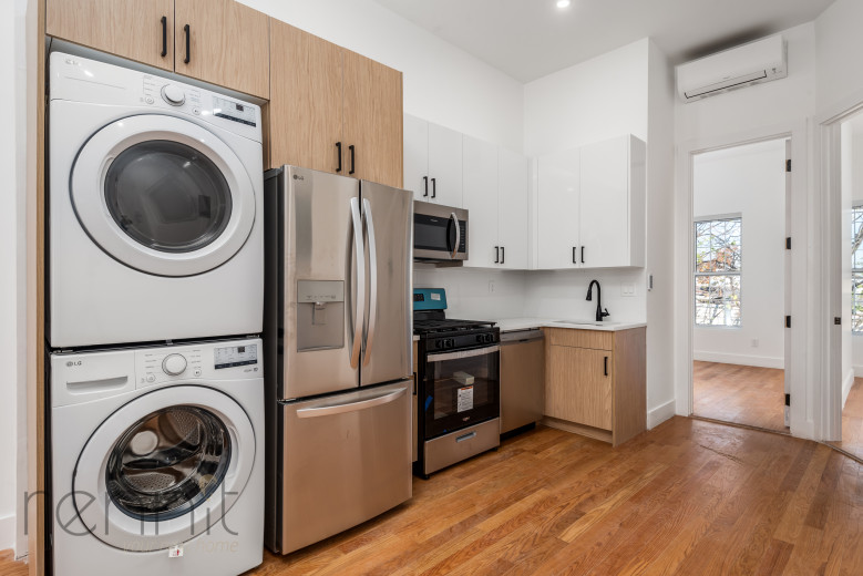 477 Fairview Ave, Apt 3L Image 1