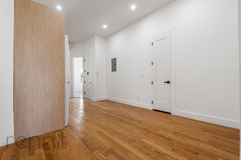 477 Fairview Ave, Apt 3L Image 2