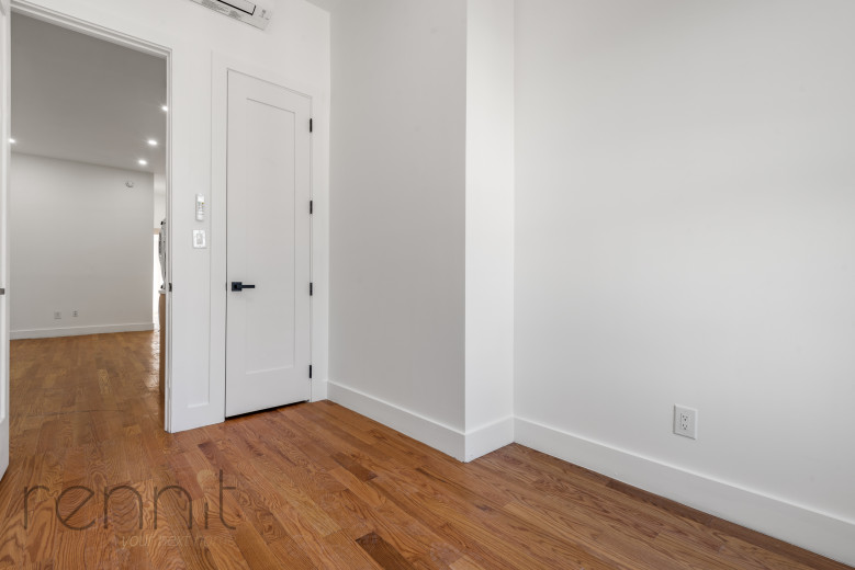 477 Fairview Ave, Apt 3L Image 16