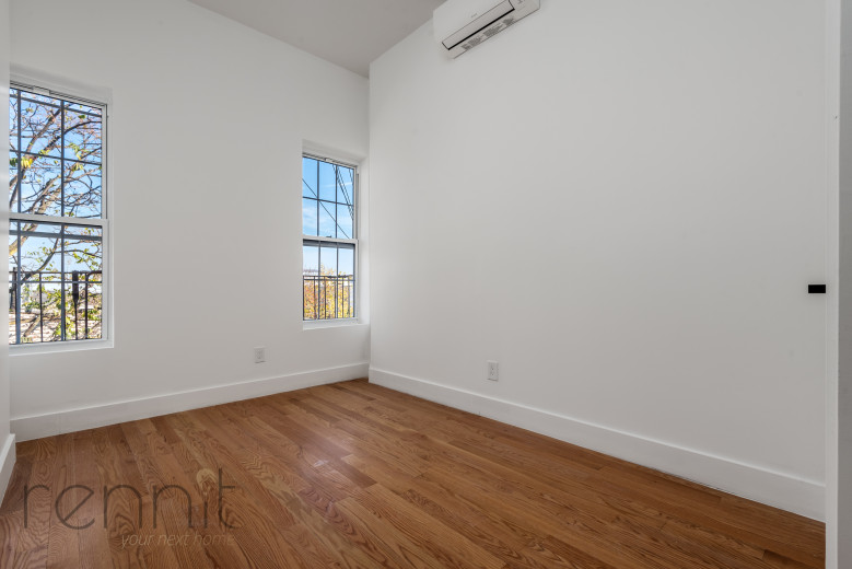 477 Fairview Ave, Apt 3L Image 4