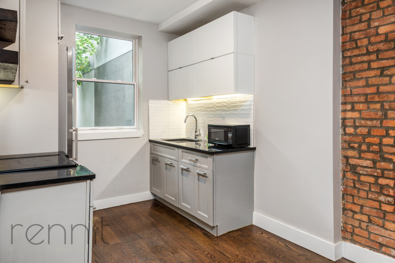 810 St Johns Pl, Apt 3 Image 7