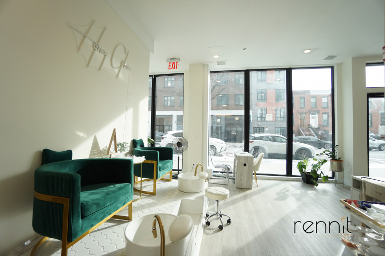 853 Lexington Ave, Apt Commercial Image 1