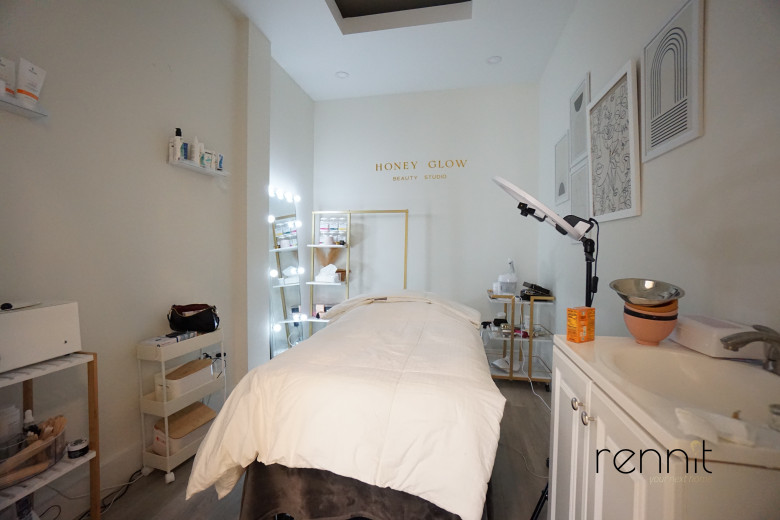 853 Lexington Ave, Apt Commercial Image 4