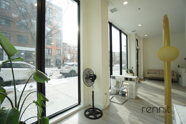 853 Lexington Ave, Apt Commercial Image 8