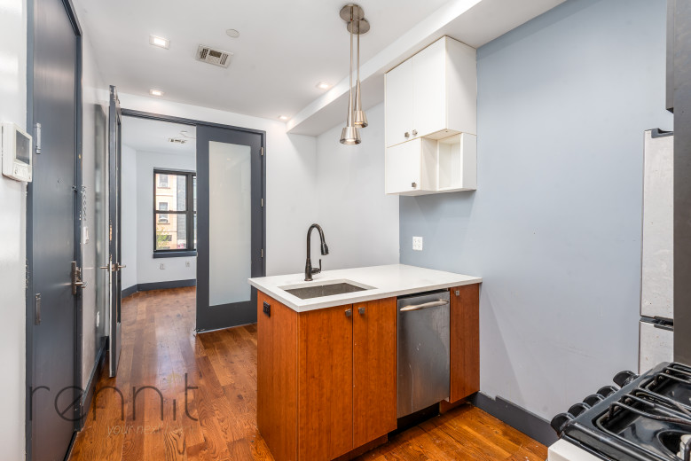 174 Knickerbocker Ave, Apt 3L Image 2