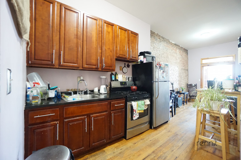 420 Melrose St, Apt 4R Image 1