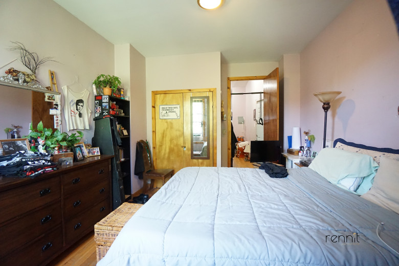 420 Melrose St, Apt 4R Image 5