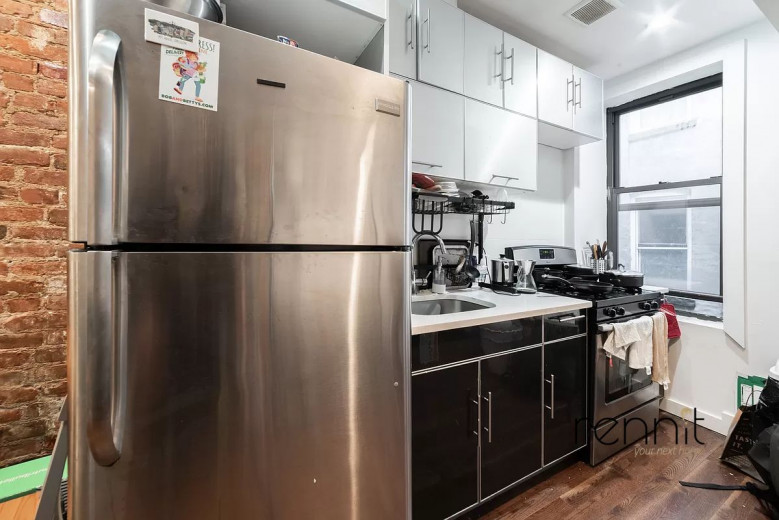 625 Sterling Pl, Apt 2R Image 3