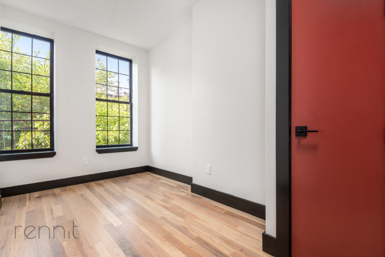 127 Thames St, Apt 3R Image 3