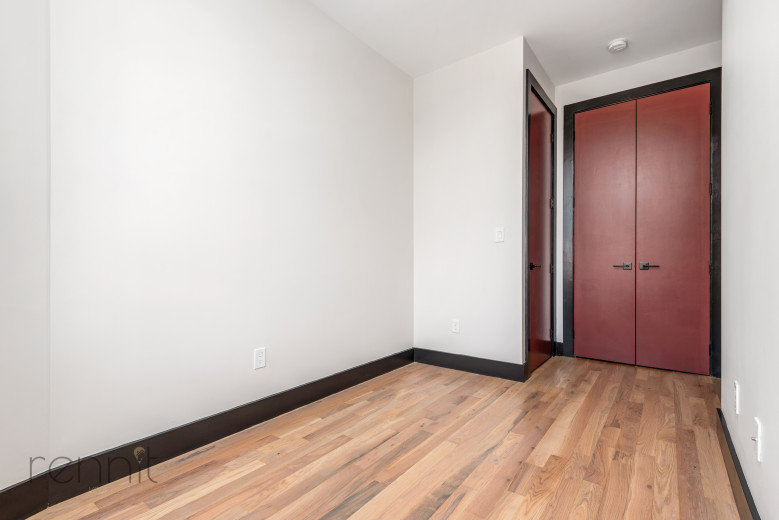 127 Thames St, Apt 3R Image 4