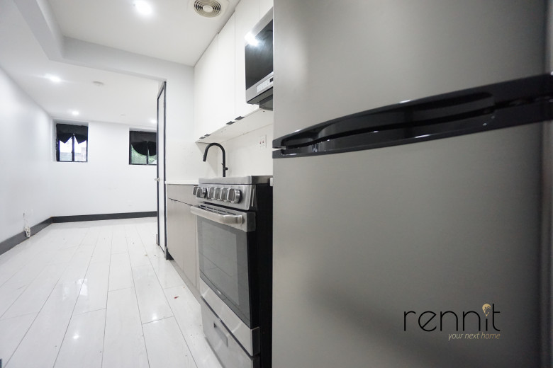 1186 Park Pl, Apt B Image 3