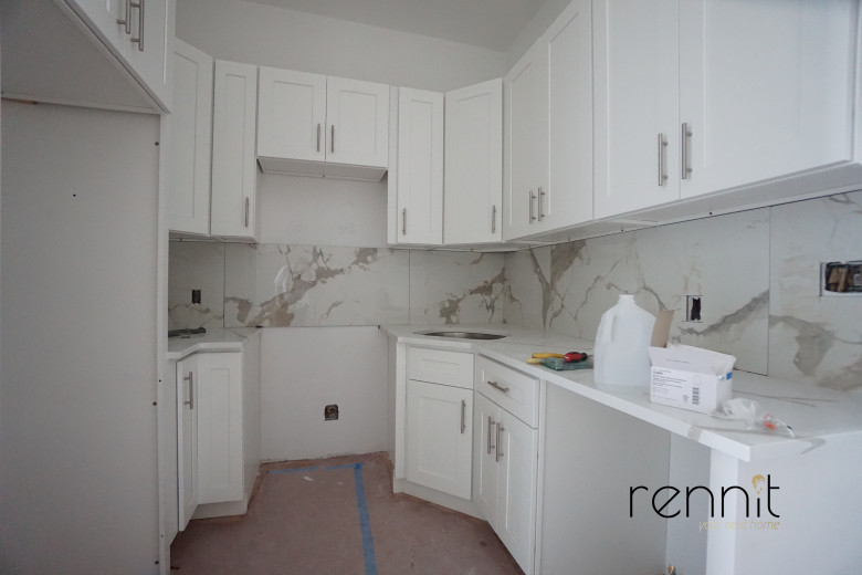 38 Cornelia St, Apt 2 Image 2