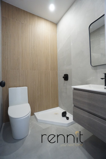 38 Cornelia St, Apt 2 Image 11