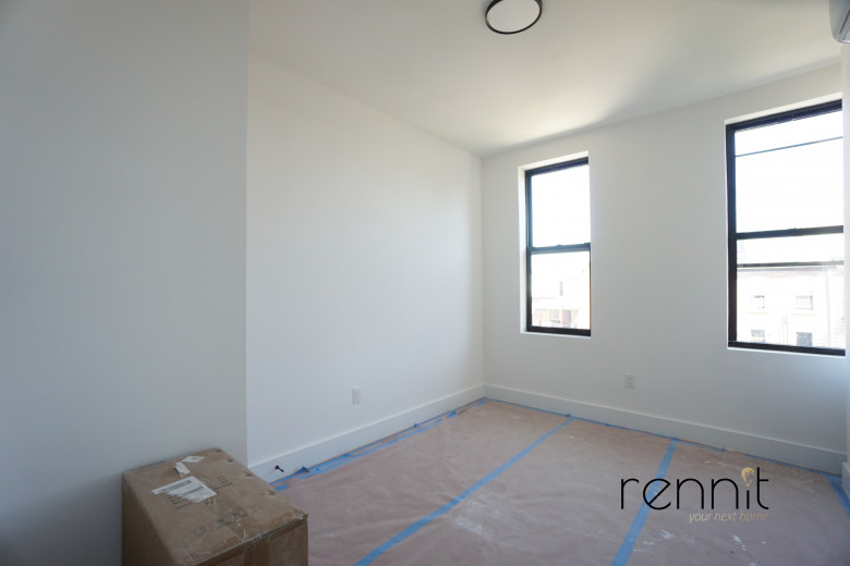 38 Cornelia St, Apt 2 Image 4
