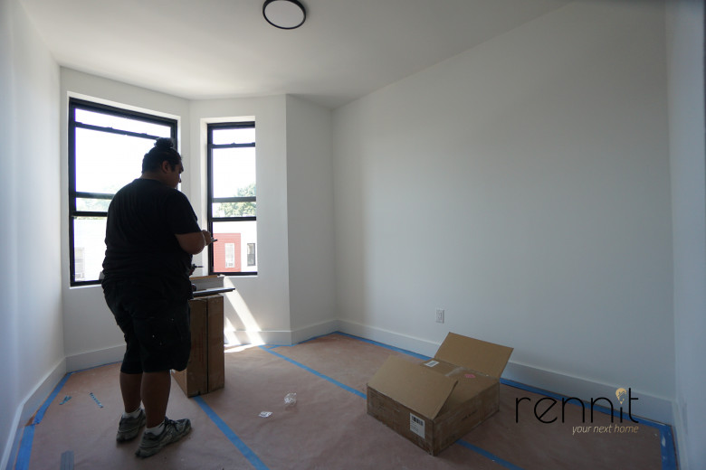 38 Cornelia St, Apt 2 Image 9