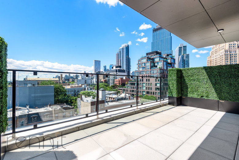 375 Dean St, Apt 704 Image 1