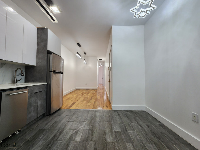 640 Kosciuszko St, Apt 2R Image 2