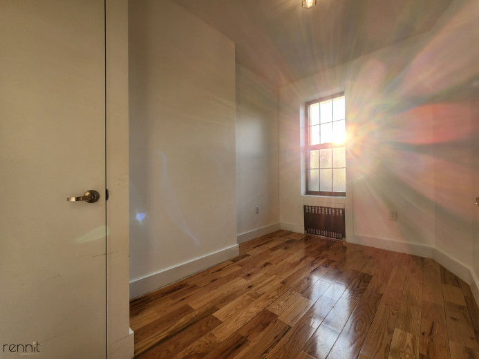 640 Kosciuszko St, Apt 2R Image 11